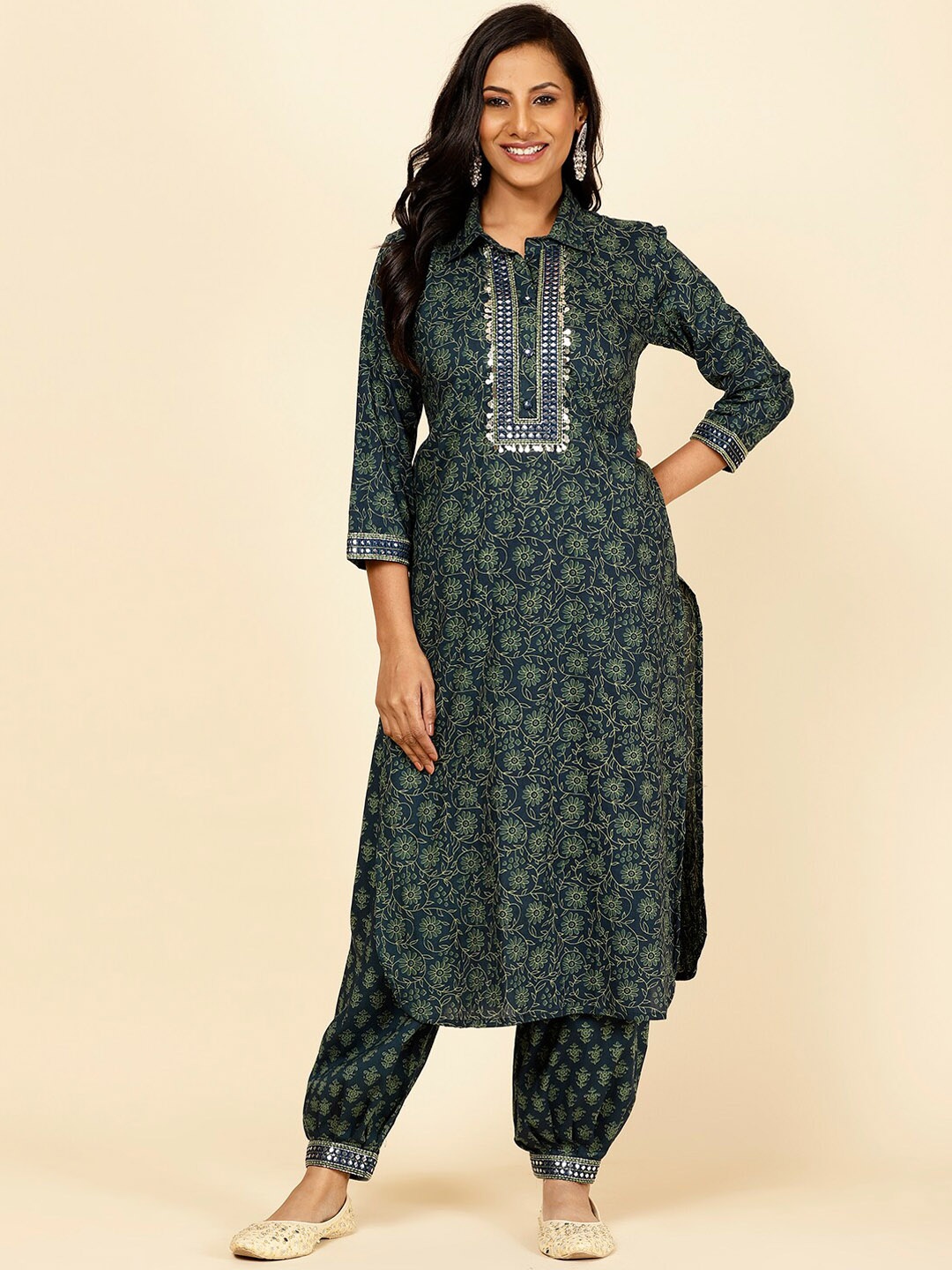 

Meena Bazaar Floral Printed Mirror Work Straight Kurta With Harem Pants, Teal