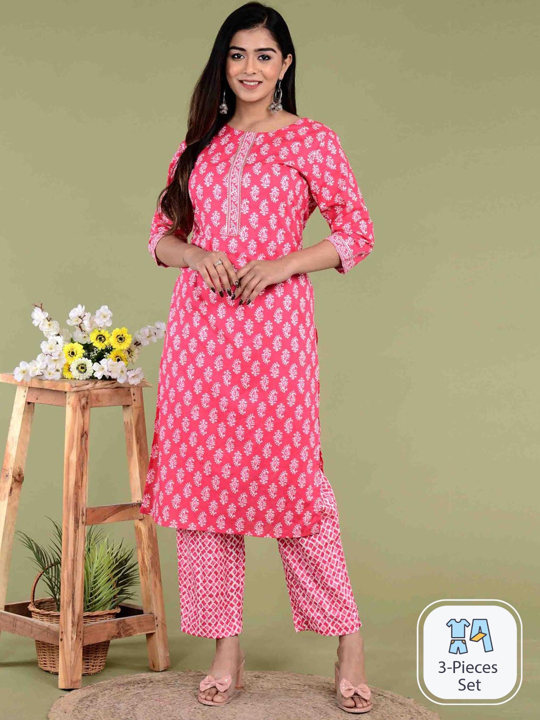 

Meena Bazaar Ethnic Motifs Printed Regular Gotta Patti Kurta with Trousers & With Dupatta, Pink