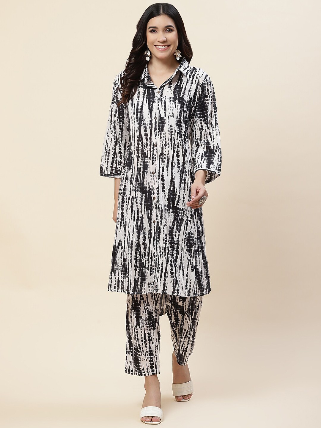 

Meena Bazaar Abstract Printed Shirt Collar A-Line Kurta With Trousers, White