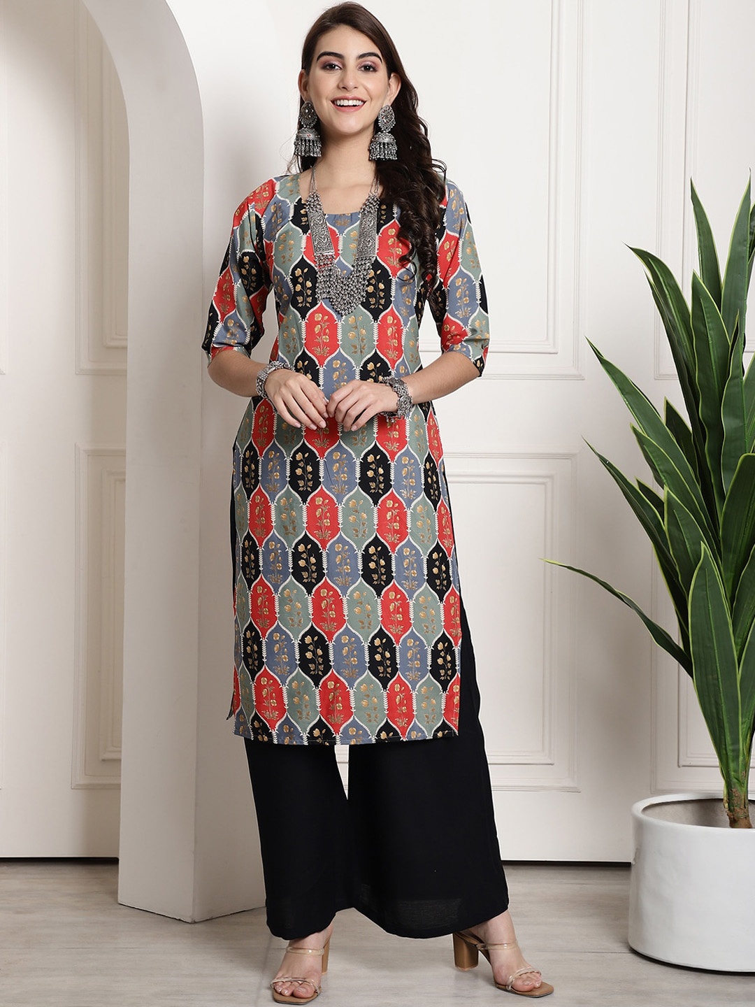 

Ethnic basket Floral Printed Regular Crepe Kurta, Black