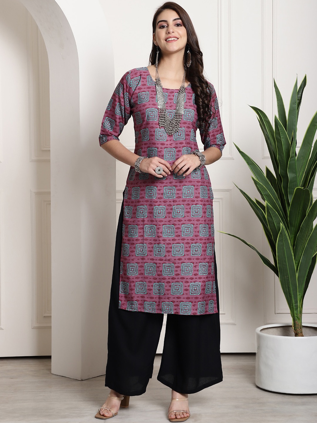 

Ethnic basket Abstract Printed Crepe Kurta, Maroon