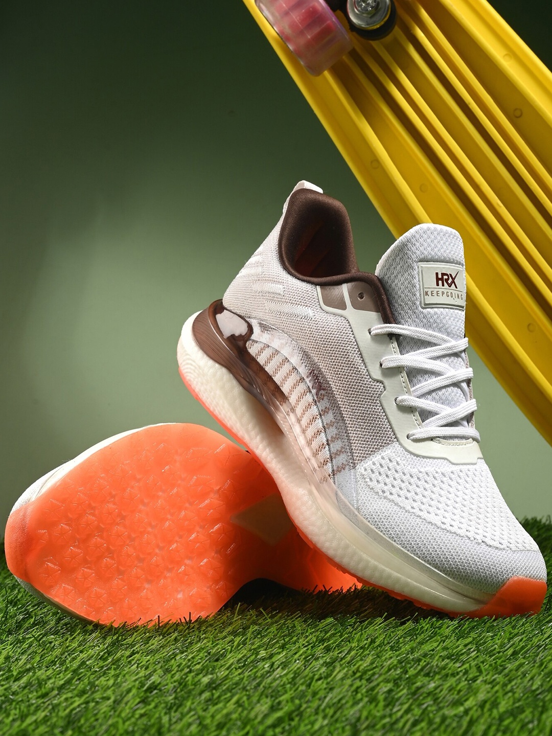 

HRX by Hrithik Roshan Men White & Camel Brown Aircube Mesh Running Shoes