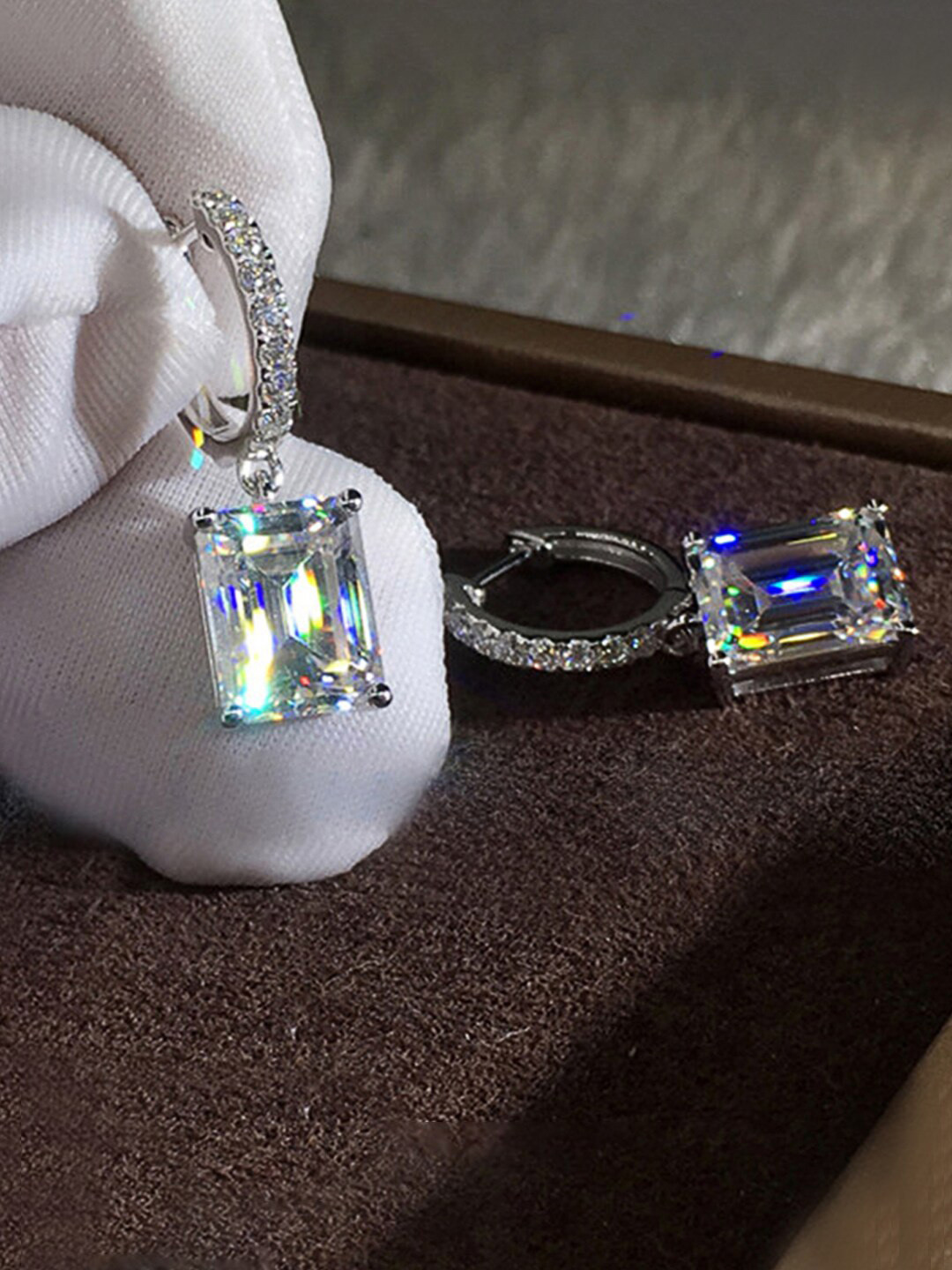 

Designs & You White Geometric Hoop Earrings
