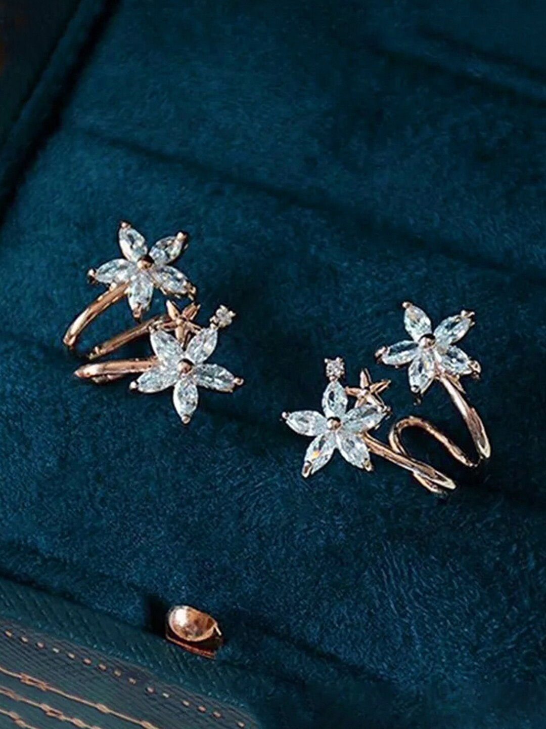 

Designs & You Rose Gold Plated Star Shaped Ear Cuff
