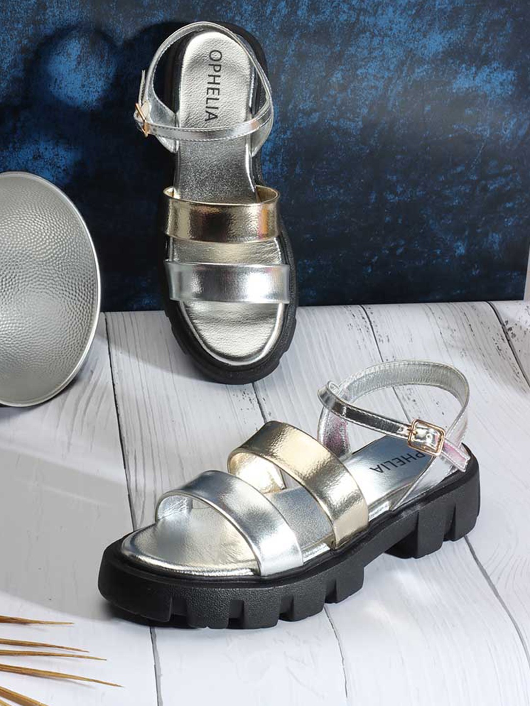 

OPHELIA Colourblocked Platform Heels, Silver