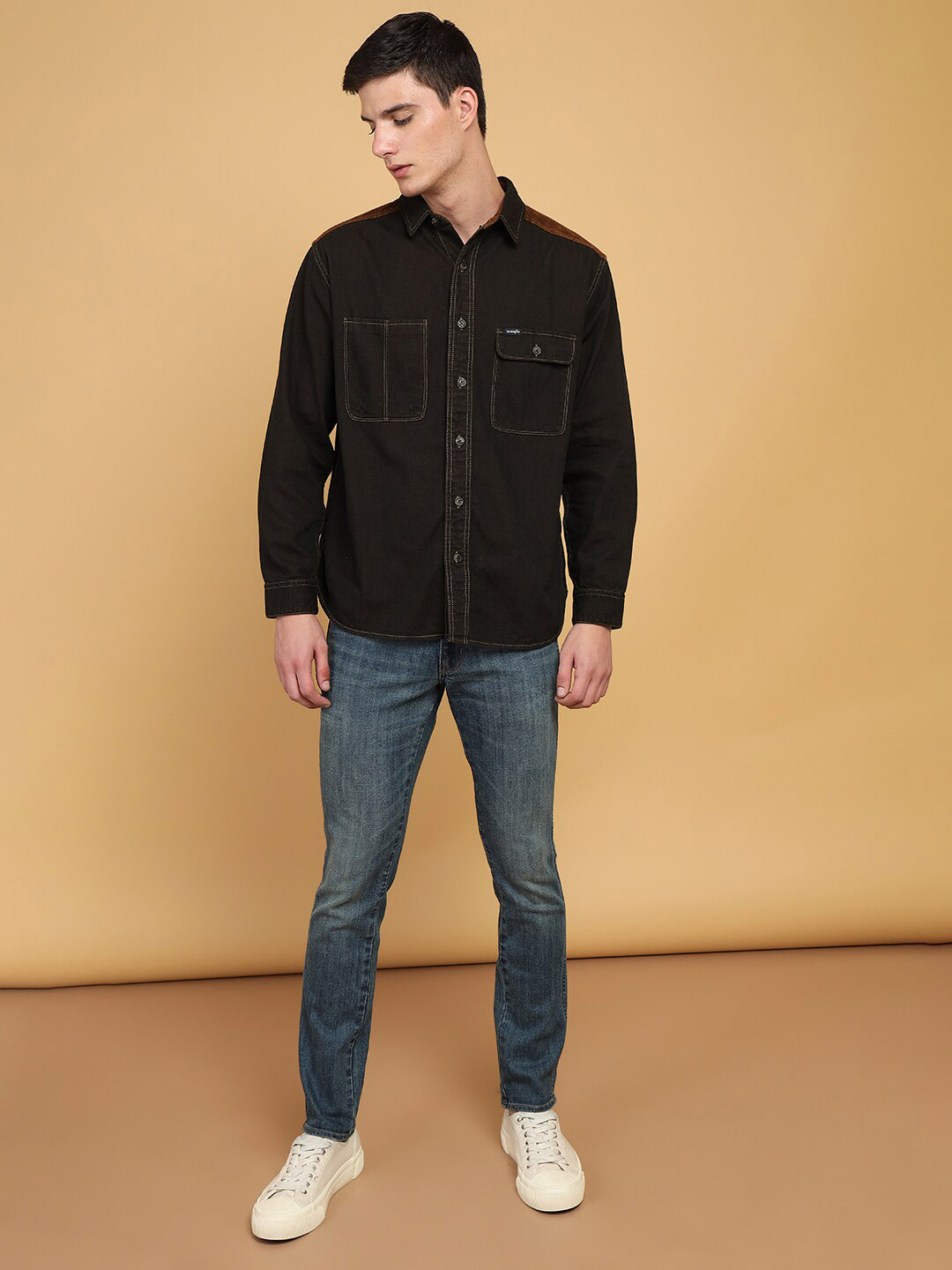 

Wrangler Spread Collar Regular Fit Cotton Casual Shirt, Brown