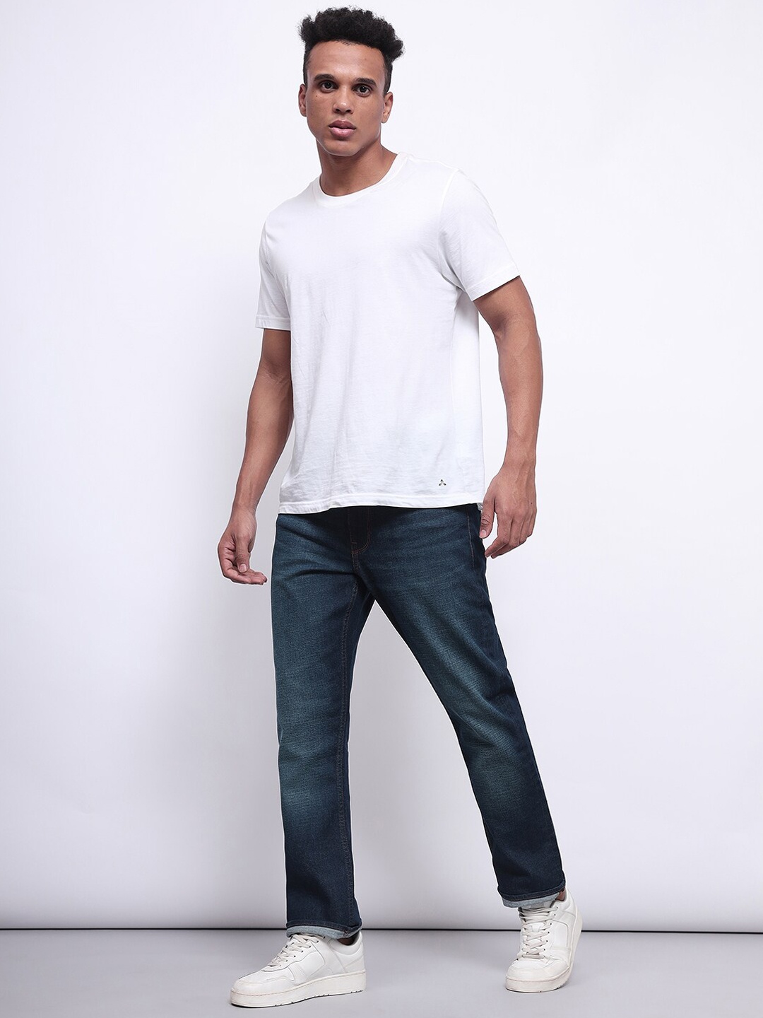 

Lee Men Rodeo Straight Fit Light Fade Clean Look Stretchable Jeans, Blue