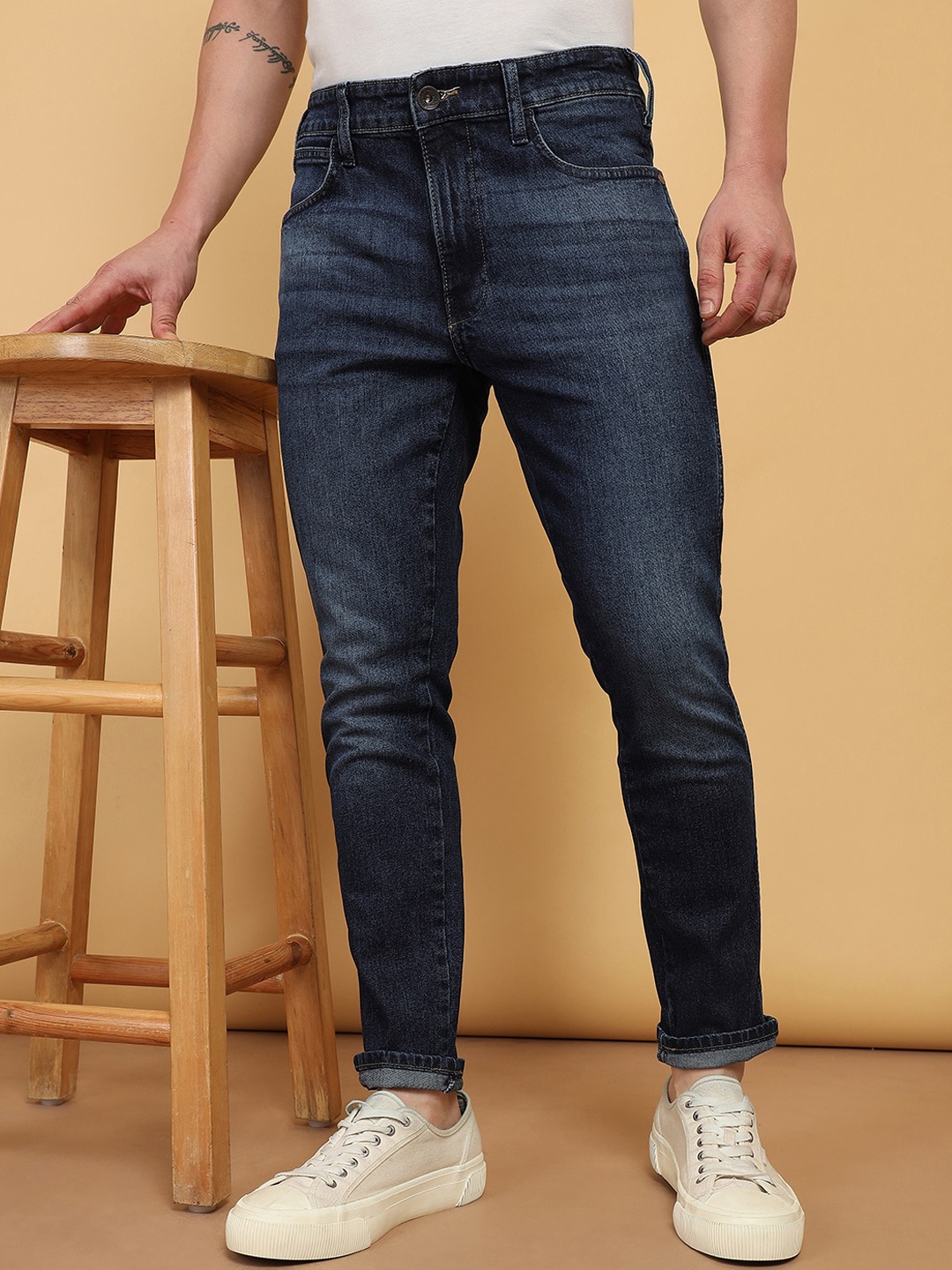 

Wrangler Men Bostin Slim Fit Clean Look Light Fade Stretchable Jeans, Blue
