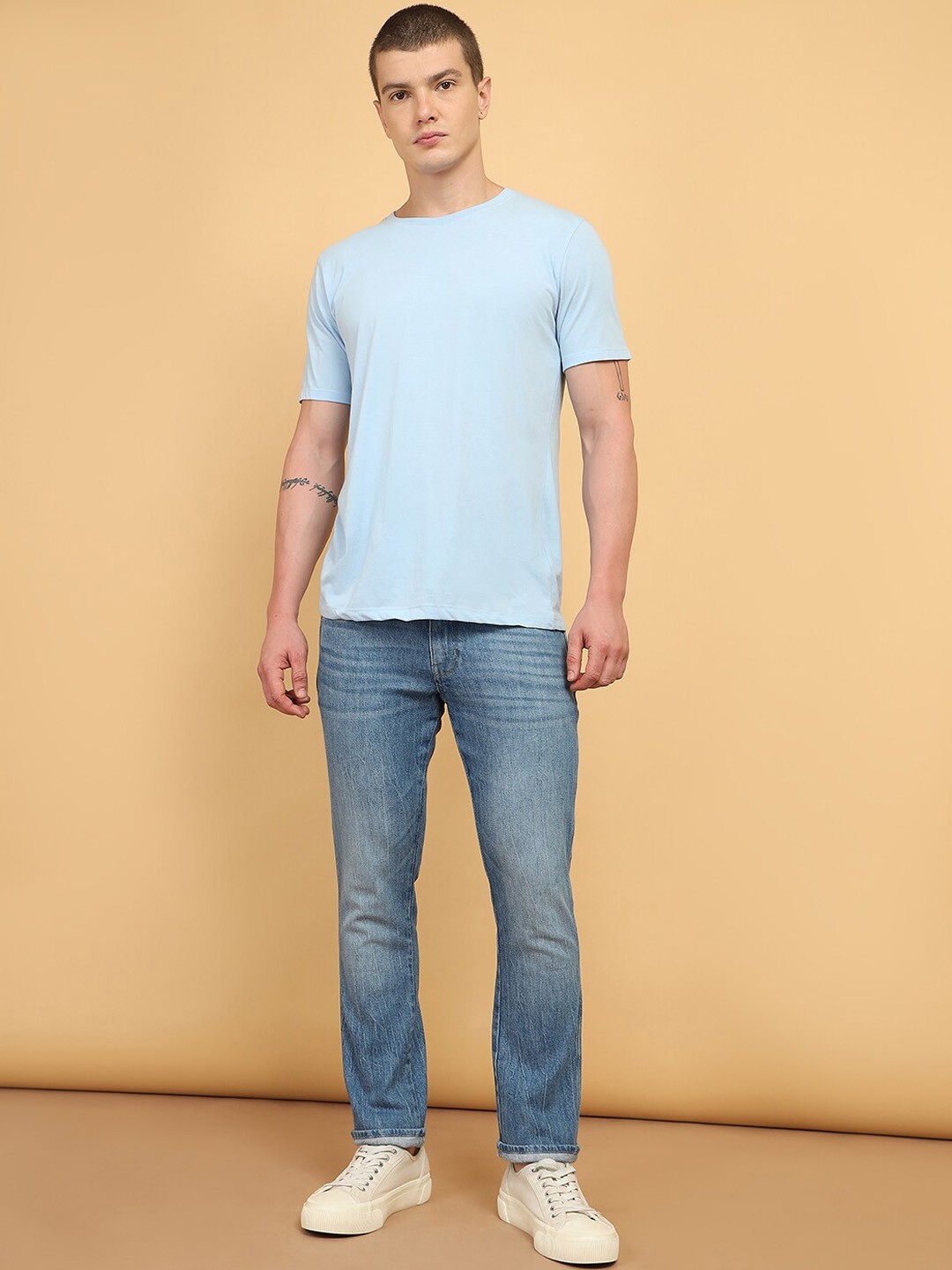 

Wrangler Men Skanders Slim Fit Low-Rise Light Fade Stretchable Jeans, Blue