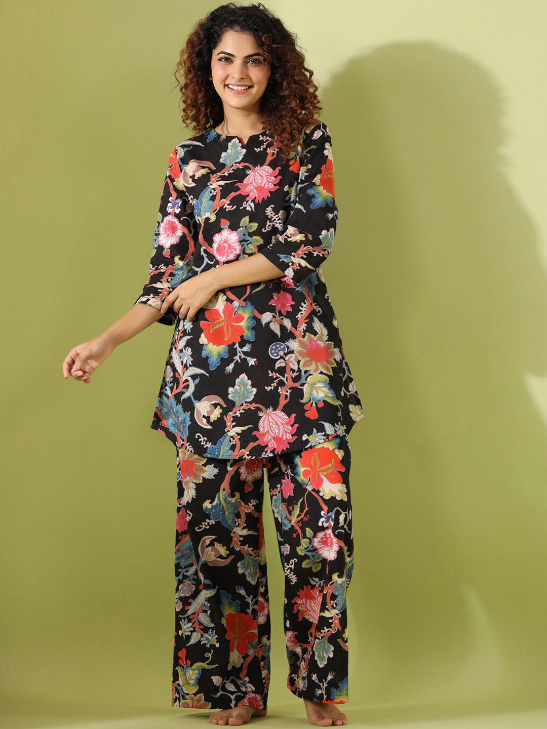 

SANSKRUTIHOMES Floral Printed Pure Cotton Night suit, Black
