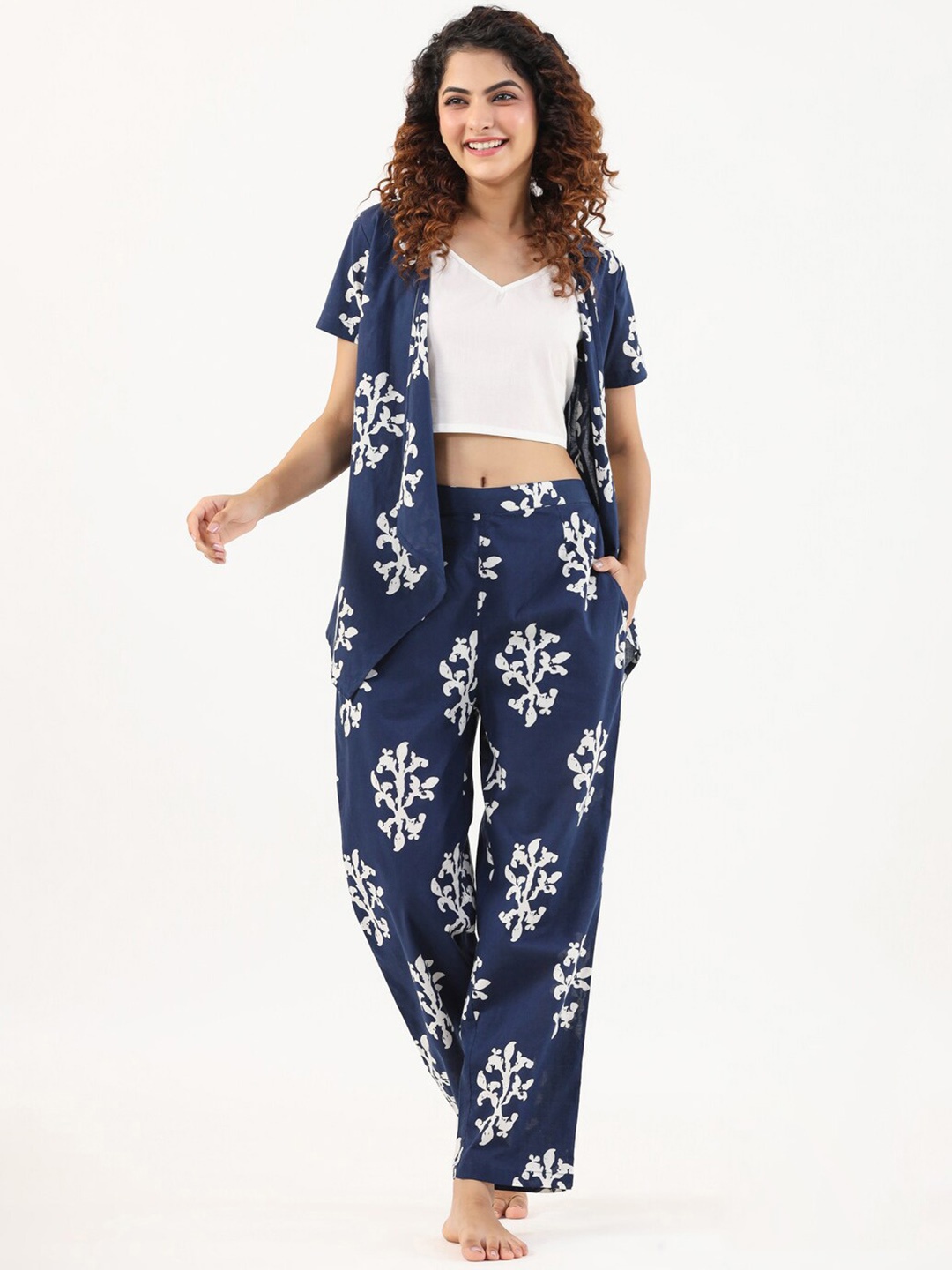 

SANSKRUTIHOMES Floral Printed Pure Cotton Night suit, Navy blue