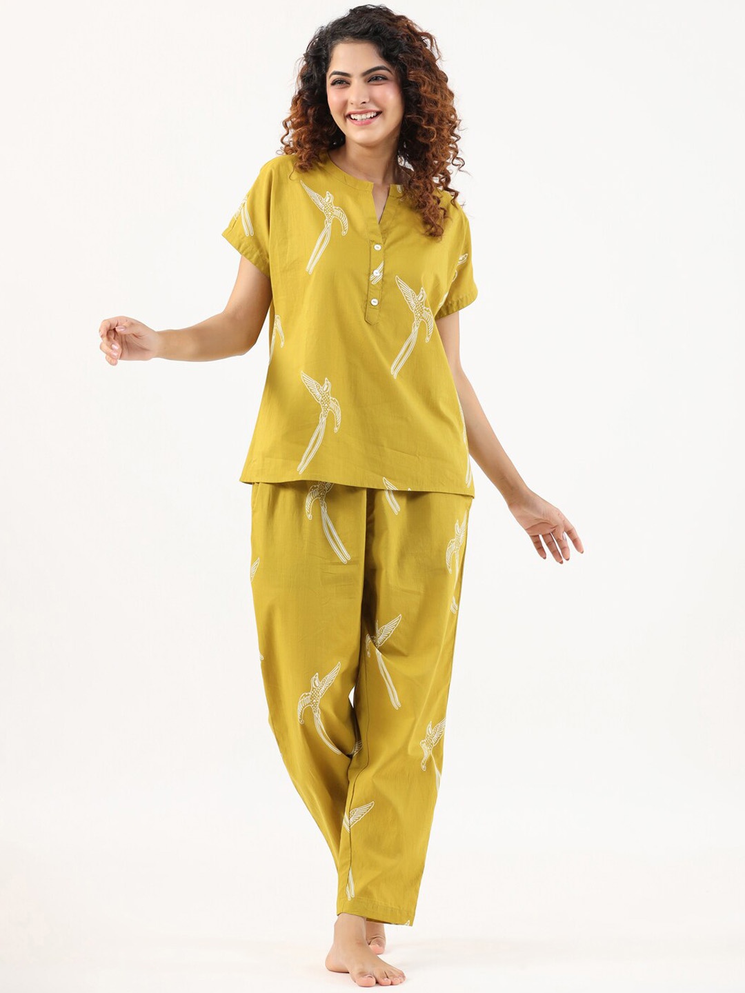 

SANSKRUTIHOMES Graphic Printed Pure Cotton Night suit, Yellow