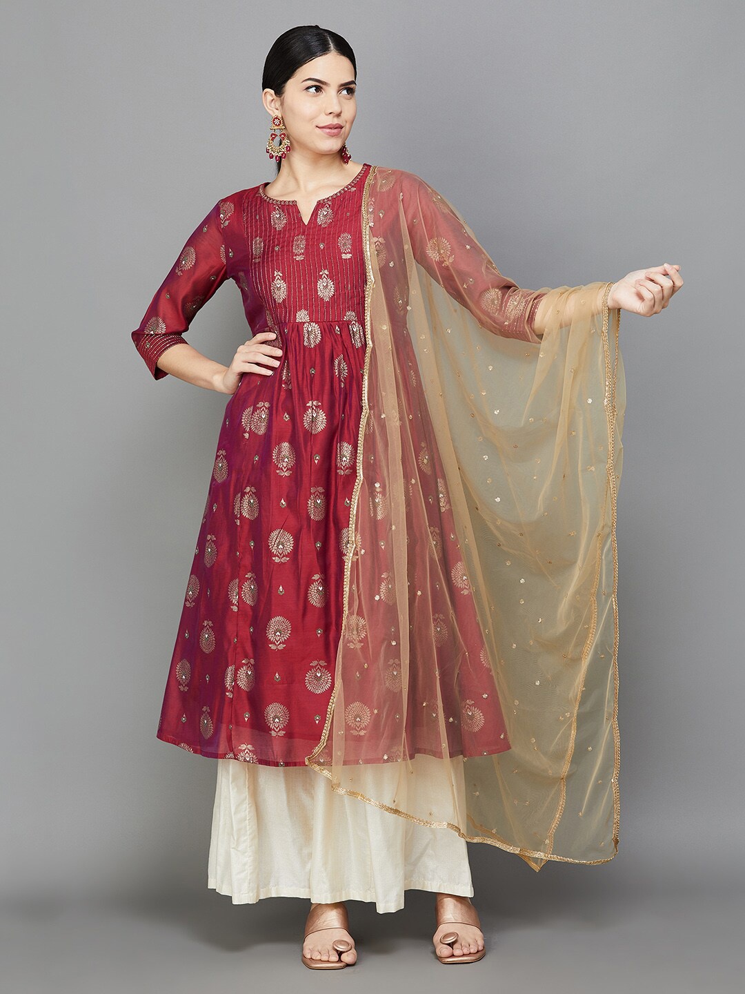 

Melange by Lifestyle Floral Embroidered Sequinned Dupatta, Gold