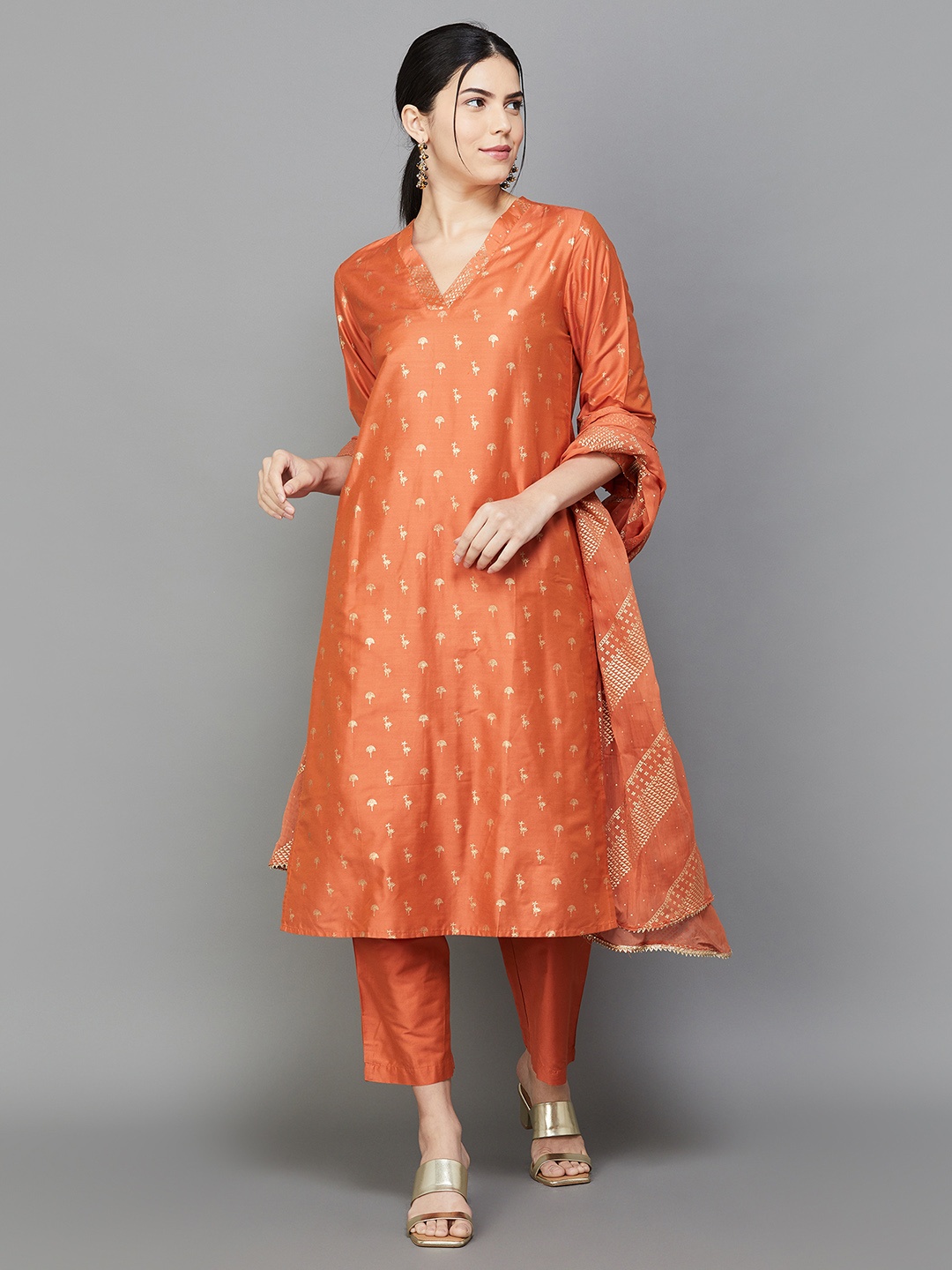 

Melange by Lifestyle Ethnic Motifs Printed Regular Kurta with Trousers & Dupatta, Rust