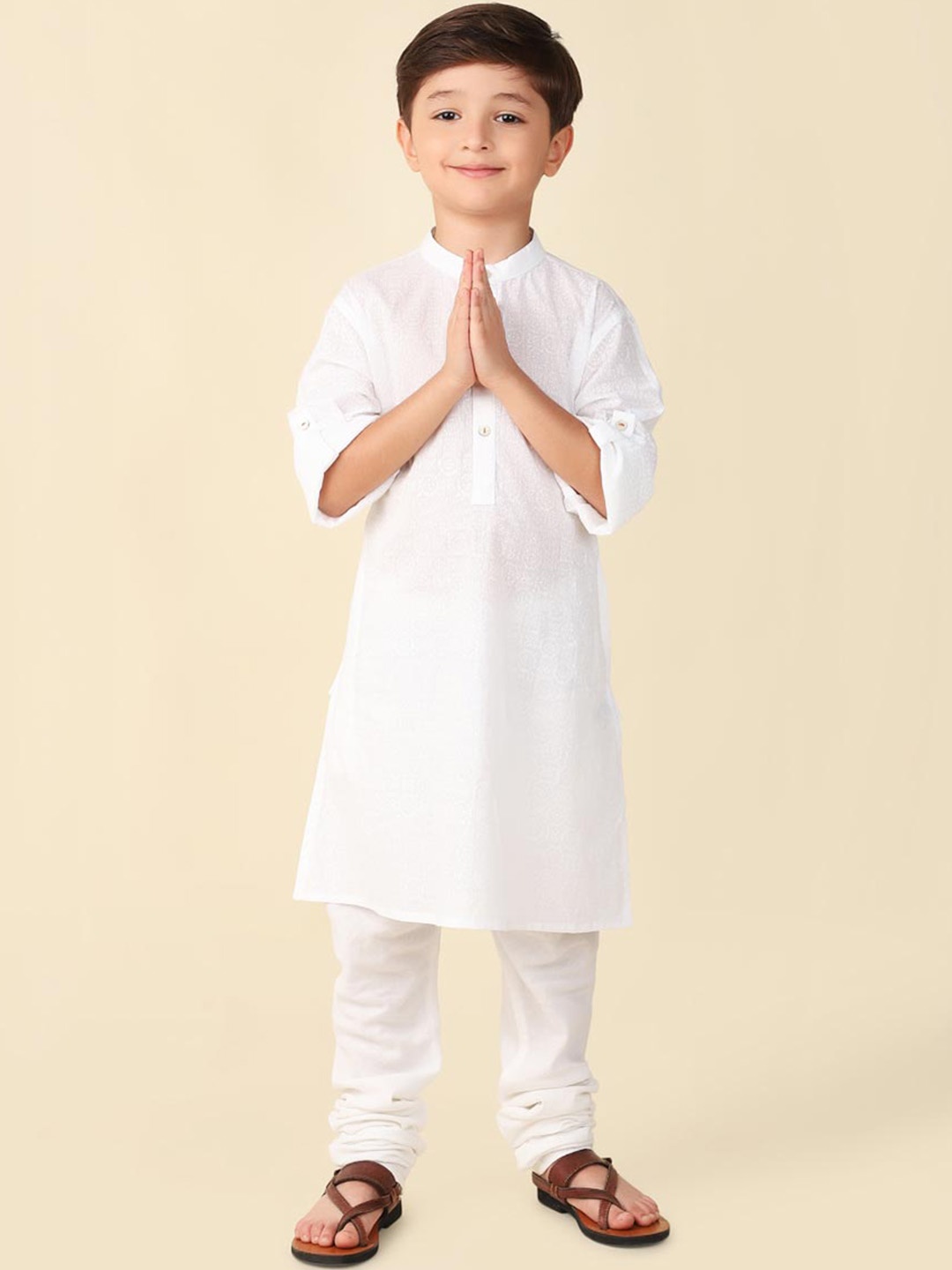 

Fabindia Boys Ethnic Motifs Woven Design Mandarin Collar Roll-Up Sleeves Pure Cotton Kurta, White