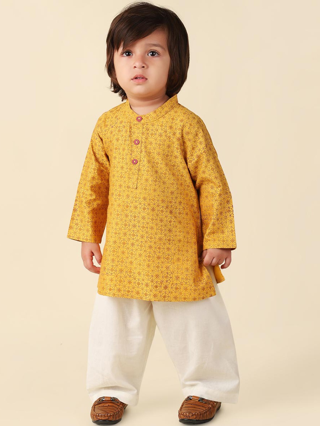 

Fabindia Boys Ethnic Motifs Printed Mandarin Collar Straight Kurta, Yellow