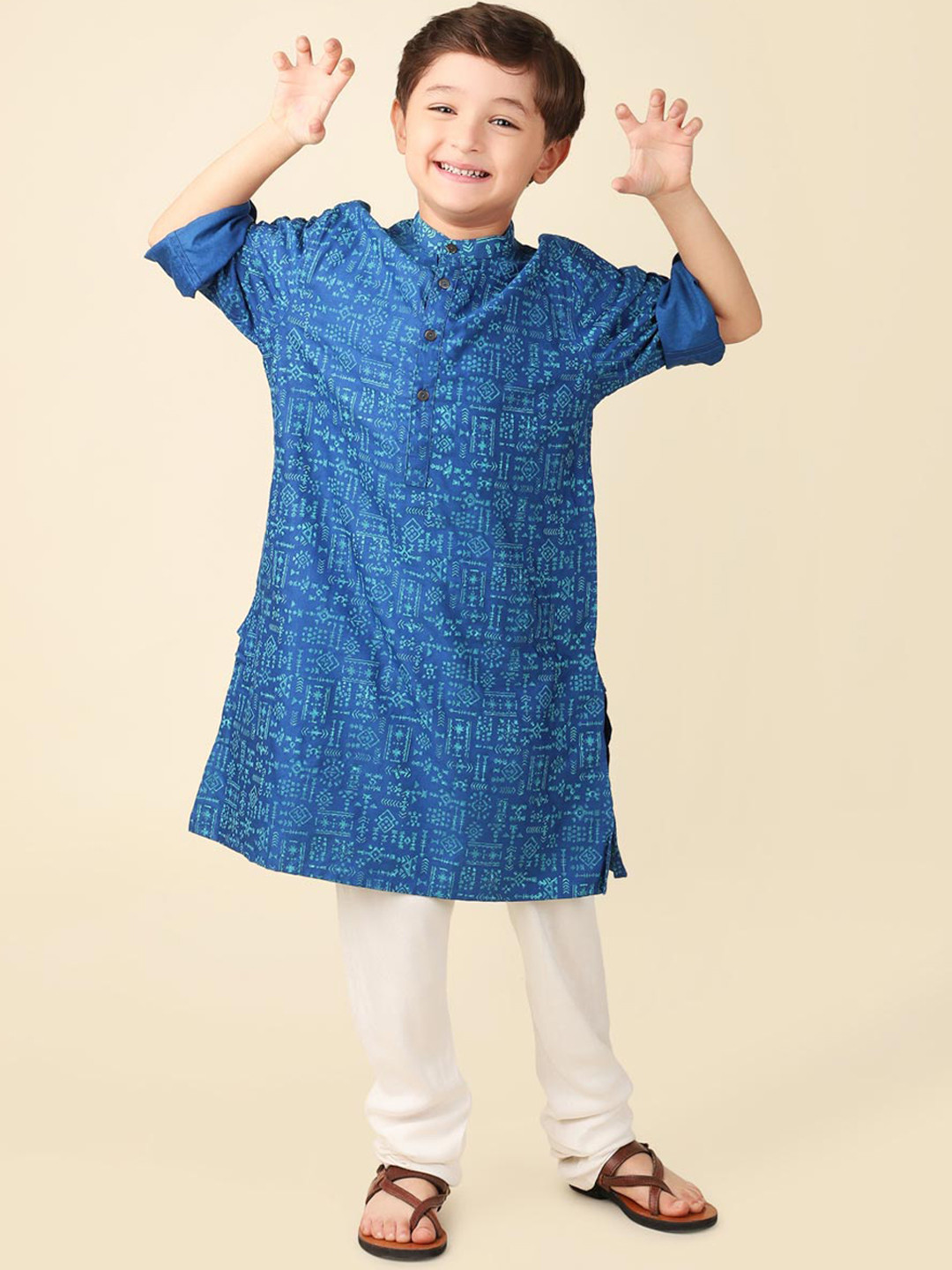 

Fabindia Boys Geometric Printed Mandarin Collar Straight Kurta, Blue