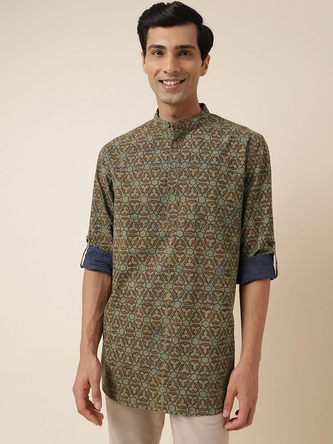 

Fabindia Ethnic Motifs Printed Band Collar Roll-Up Sleeves Straight Kurta, Olive