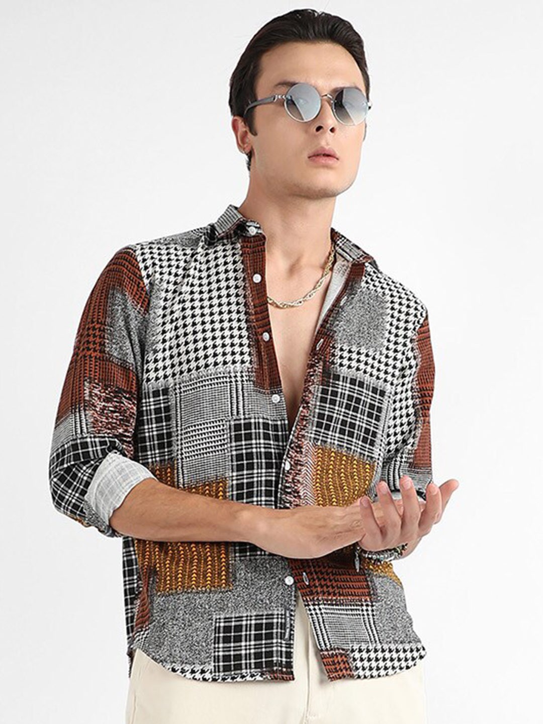 

Campus Sutra Geometric Printed Spread Collar Regular Fit Cotton Casual Shirt, Brown