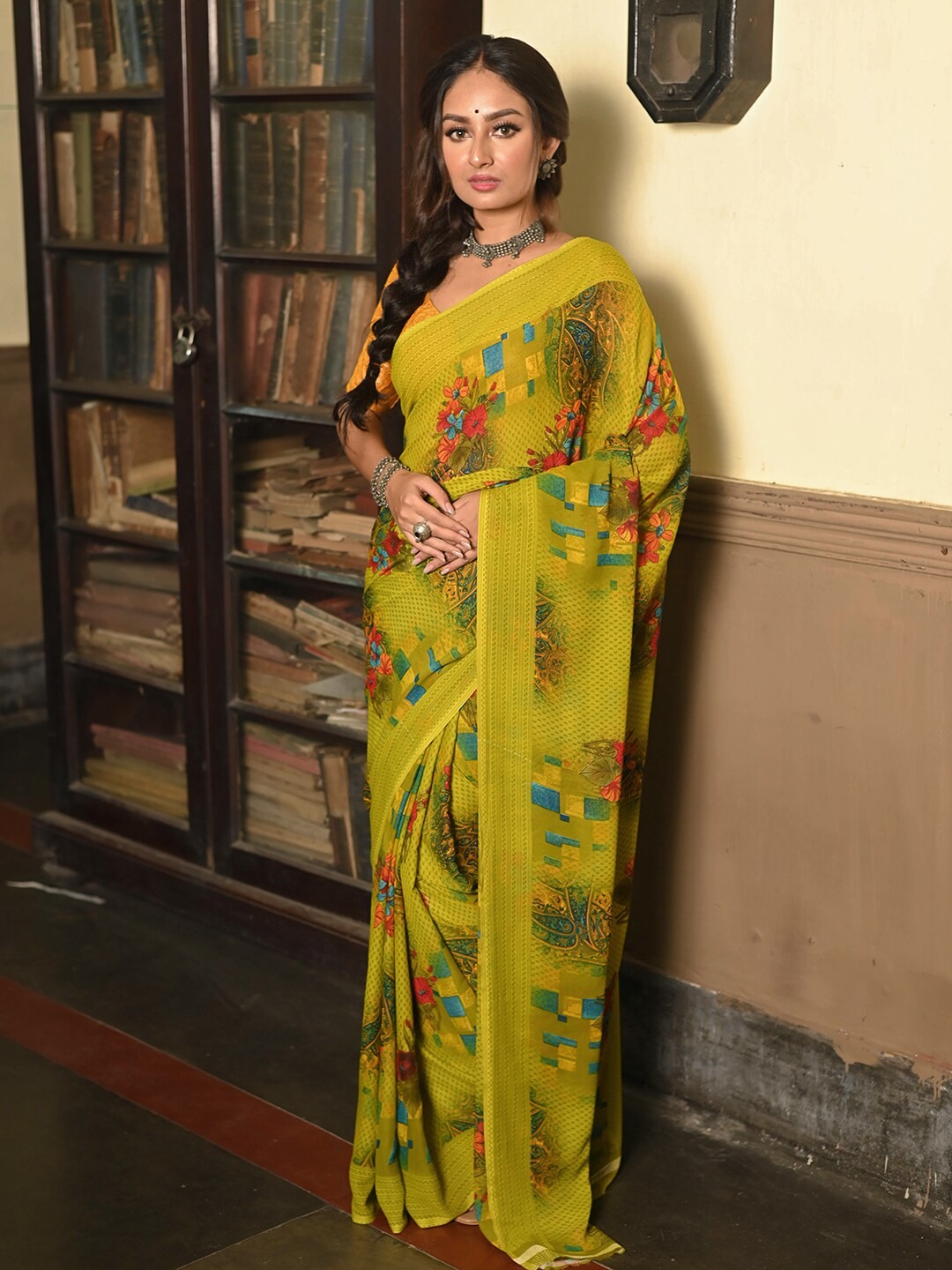 

Anouk Rustic Floral Printed Saree, Yellow