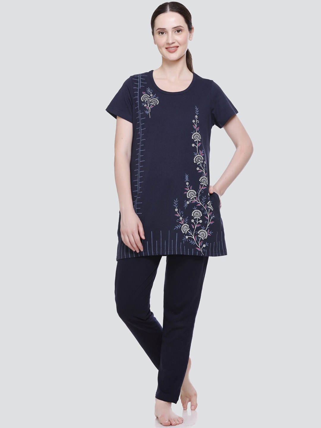 

ELPIDA Ethnic Motifs Printed Pure Cotton T-Shirt With Pyjamas, Navy blue