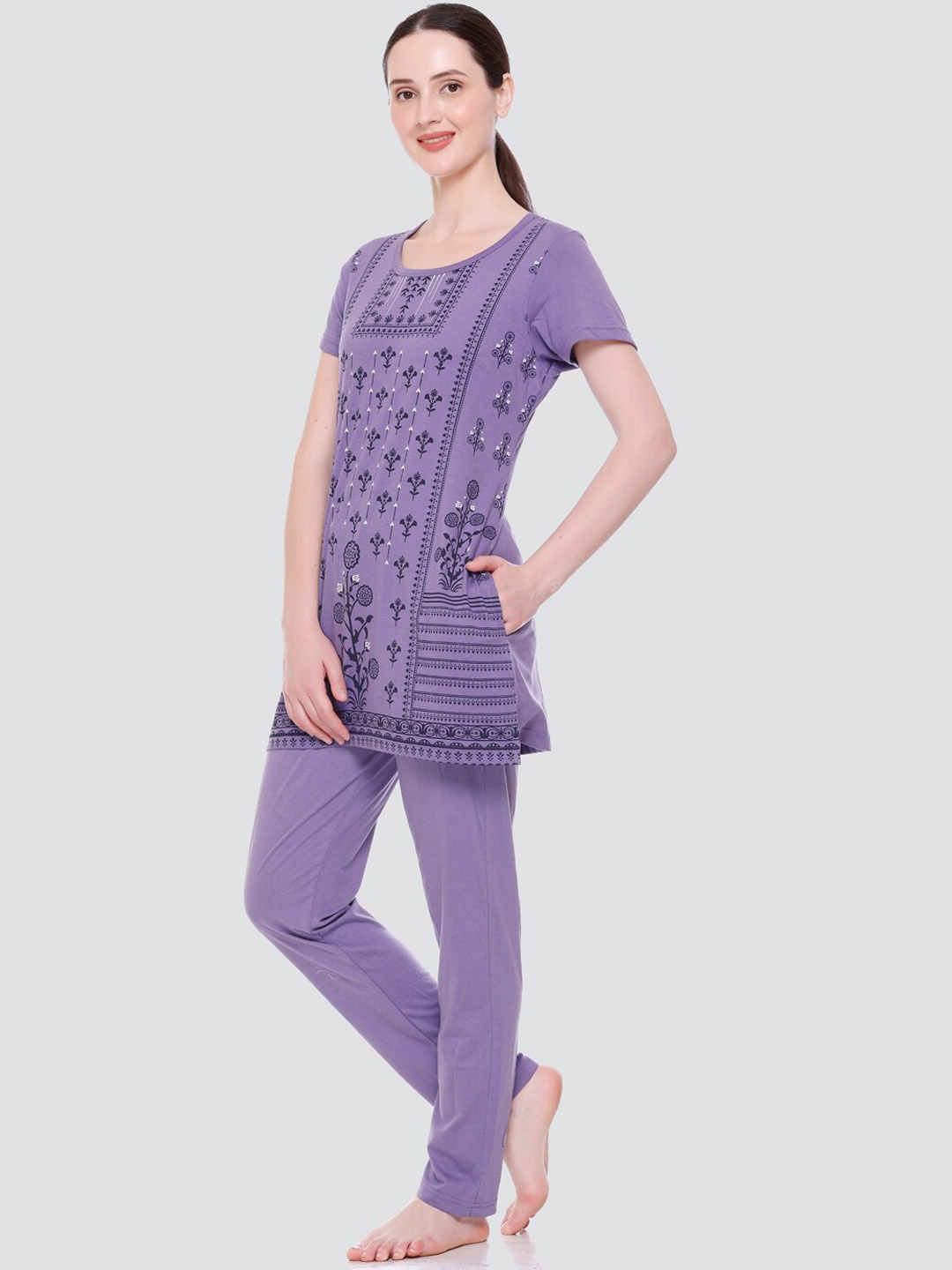 

ELPIDA Floral Printed Round Neck T-Shirt & Pyjama, Purple
