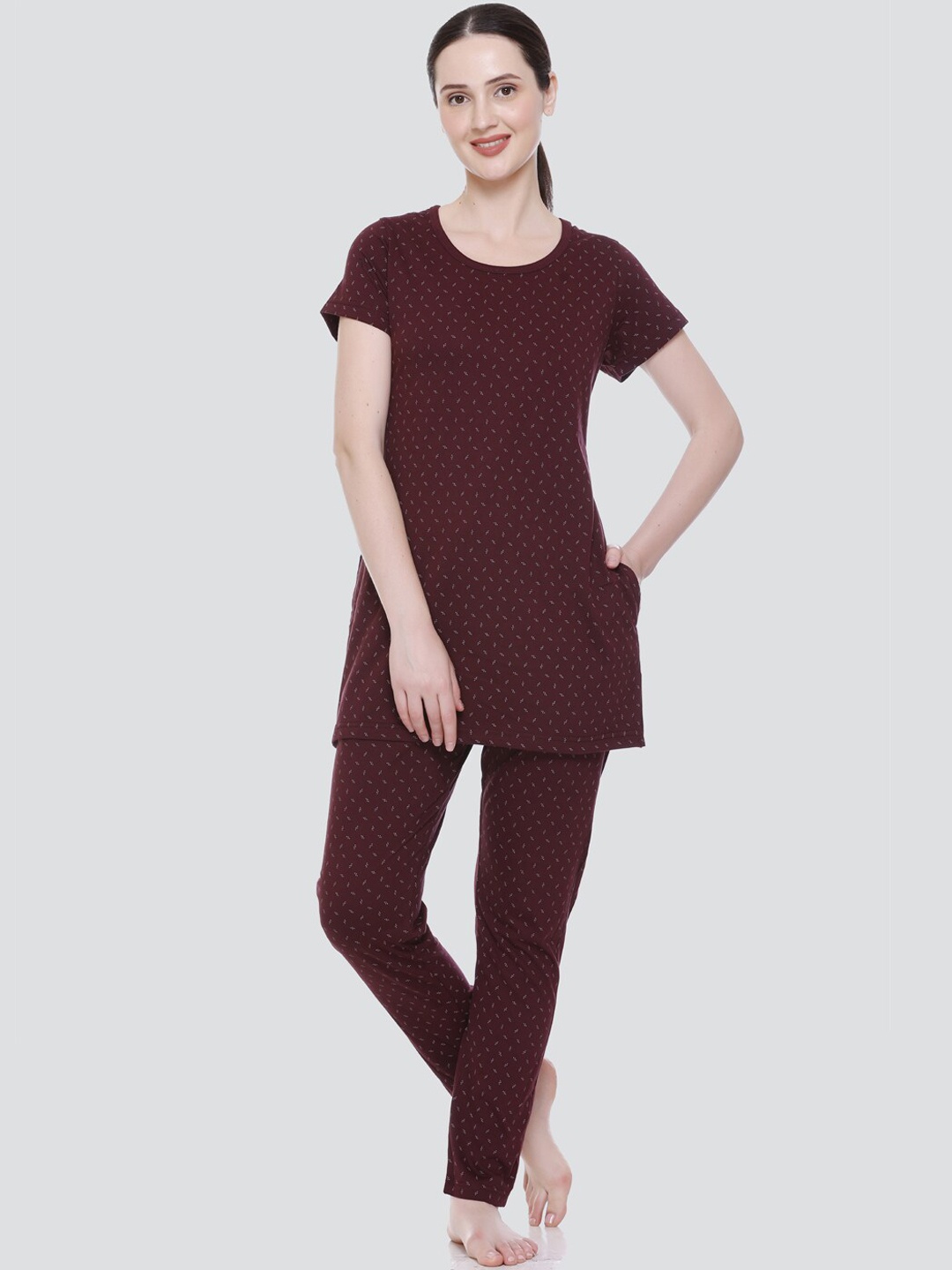 

ELPIDA Geometric Printed Pure Cotton Night suit, Maroon