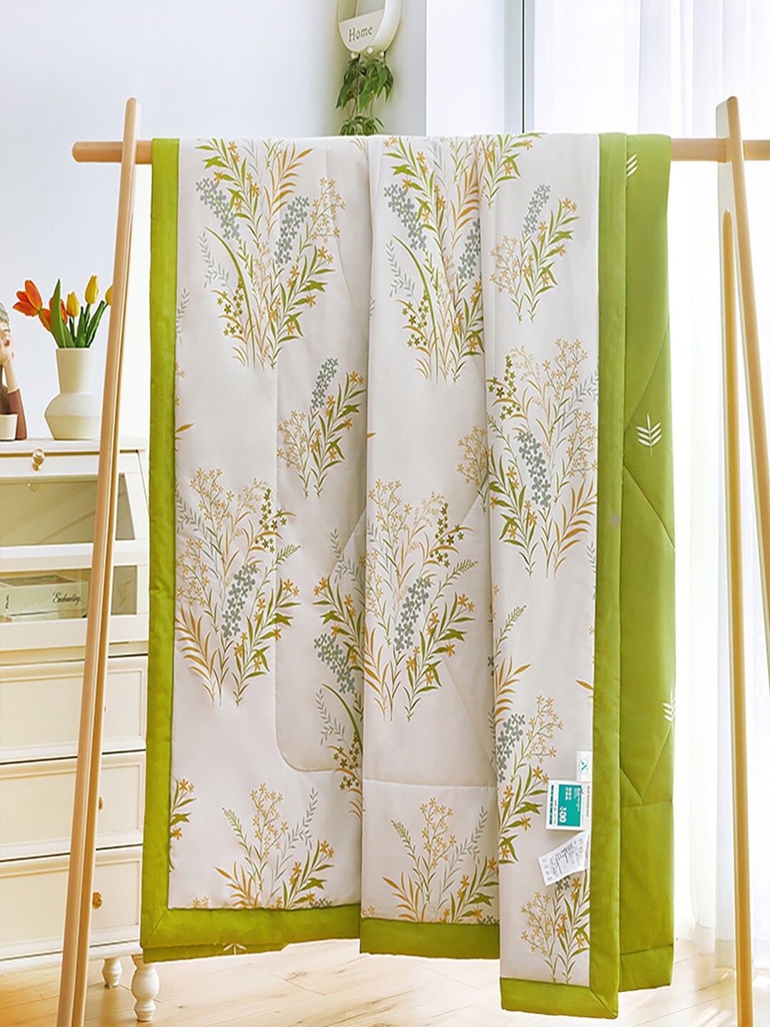

JC HOME White Green Floral Pure Cotton AC Room 350 GSM Double Bed Quilt