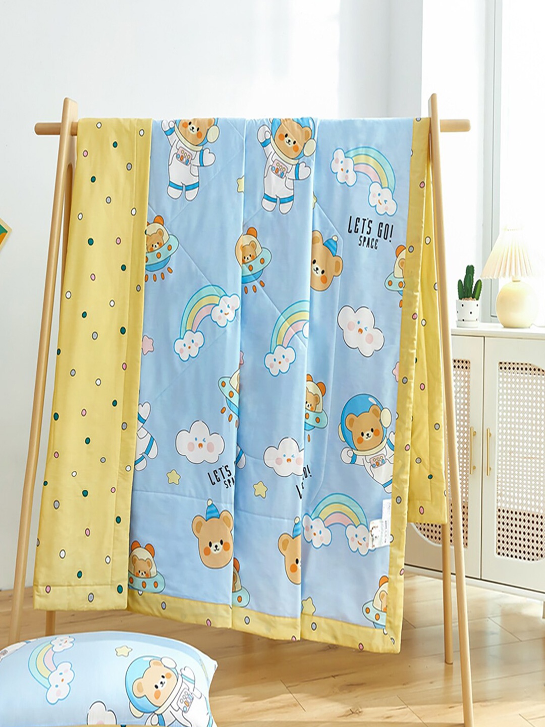 

JC HOME Blue Yellow Conversational Pure Cotton AC Room 350 GSM Double Bed Quilt