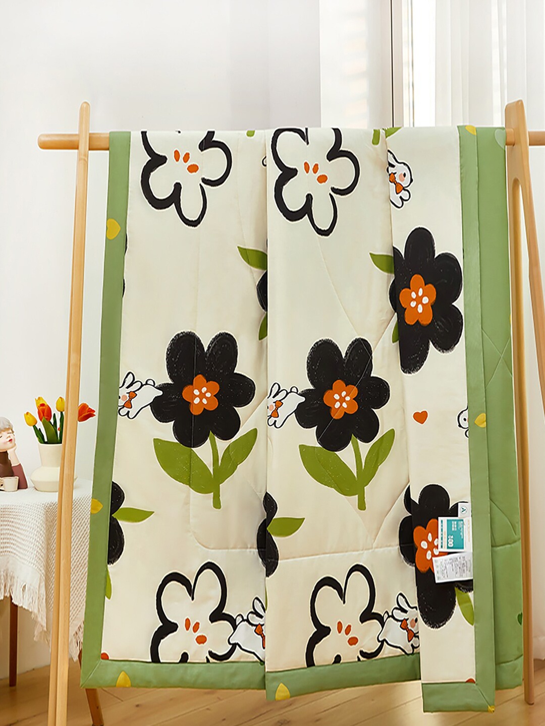 

JC HOME Cream-Coloured Blue Floral Pure Cotton AC Room 350 GSM Single Bed Quilt