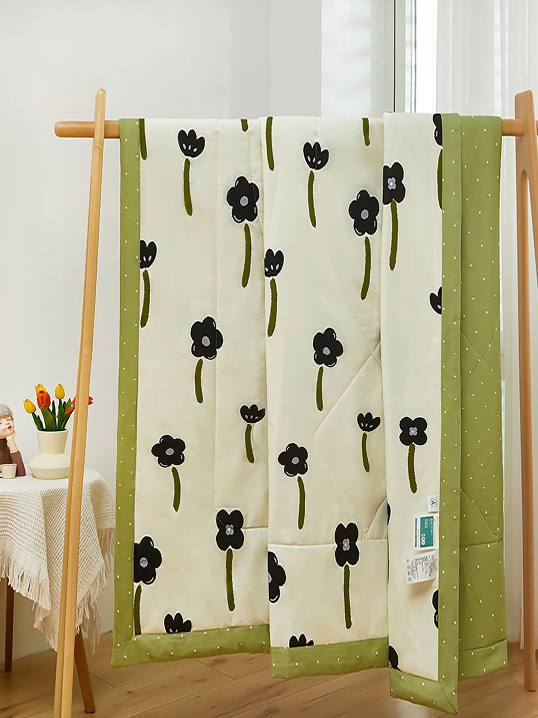 

JC HOME Cream-Coloured Green Floral Pure Cotton AC Room 350 GSM Double Bed Quilt