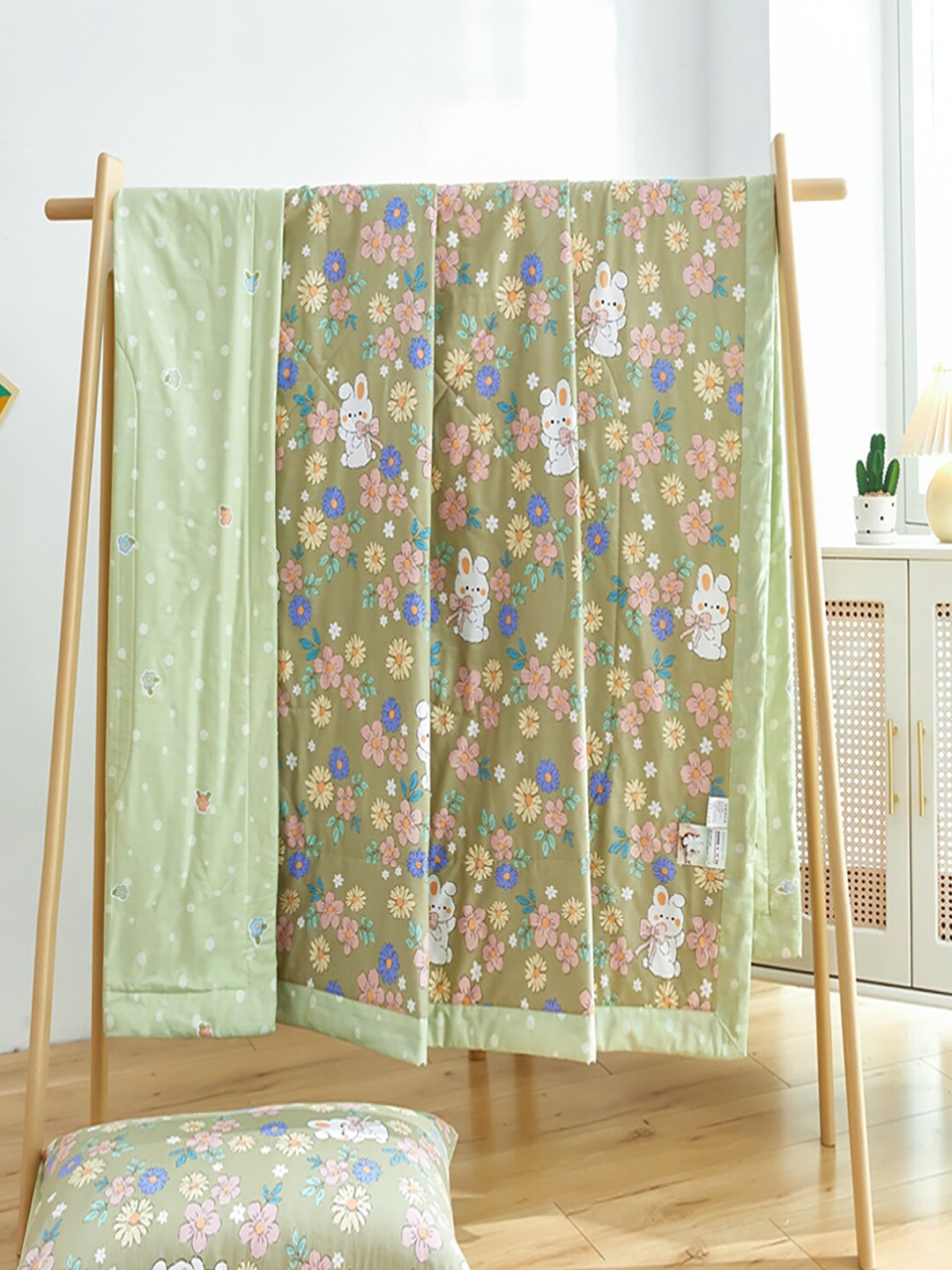 

JC HOME Green & Blue Floral Pure Cotton AC Room 350 GSM Double Bed Quilt