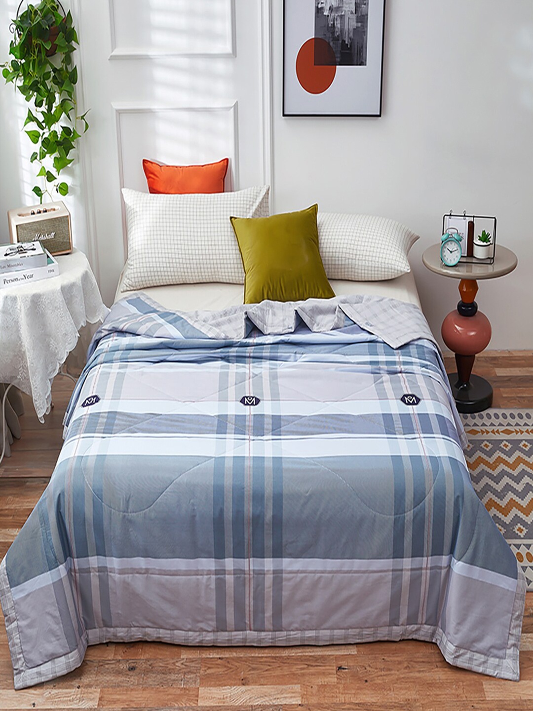 

JC HOME White & Blue Checked Pure Cotton AC Room 350 GSM Double Bed Quilt