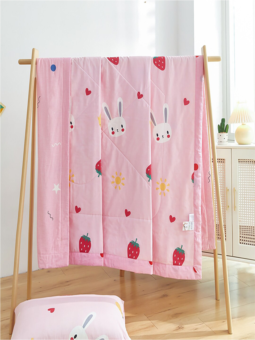 

JC HOME Pink White Cartoon Characters AC Room 350 GSM Pure Cotton Single Bed Quilt