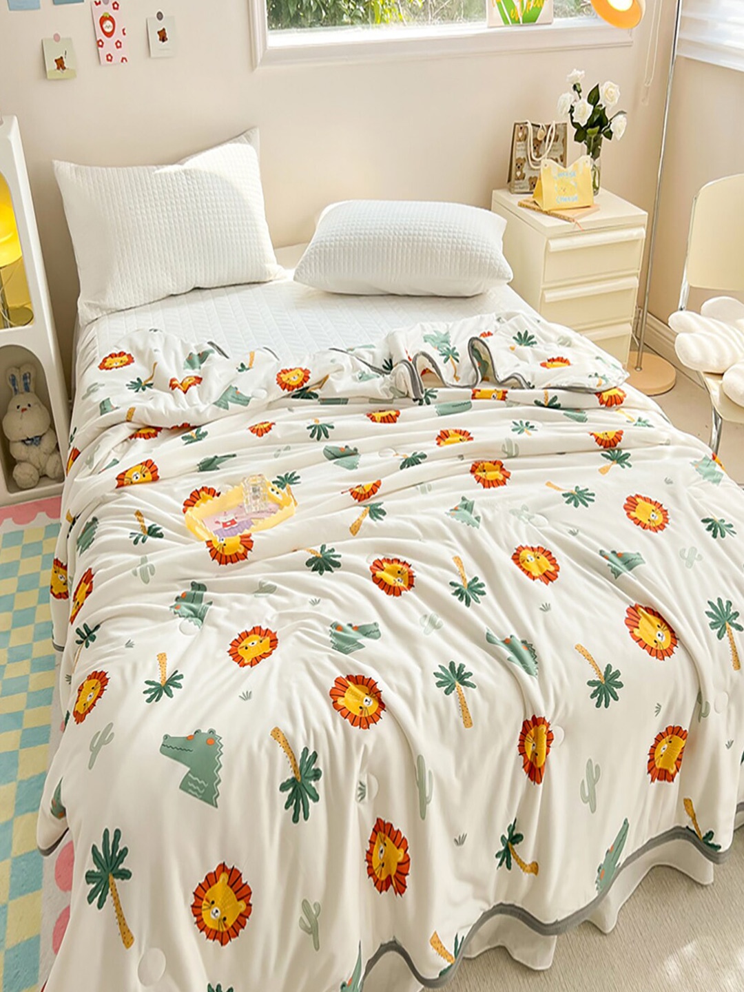 

JC HOME White & Yellow Cartoon Characters AC Room 400 GSM Double Bed Quilt