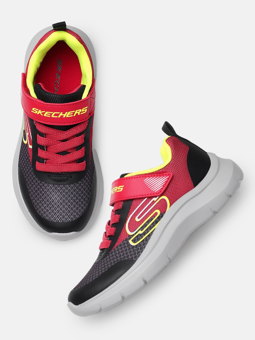 

Skechers Boys Textured & Colourblocked Skech Fast Solar Squad Sneakers, Black