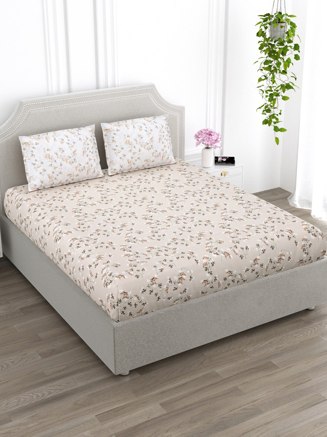 

EverHOME Sage Beige & White Floral Cotton 210 TC King Bedsheet With 2 Pillow Covers