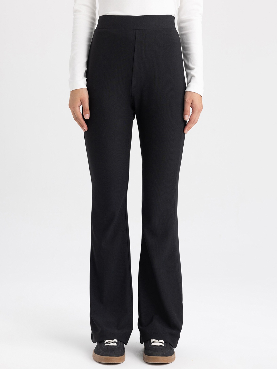 

DeFacto Flared Fit High-Rise Legging, Black