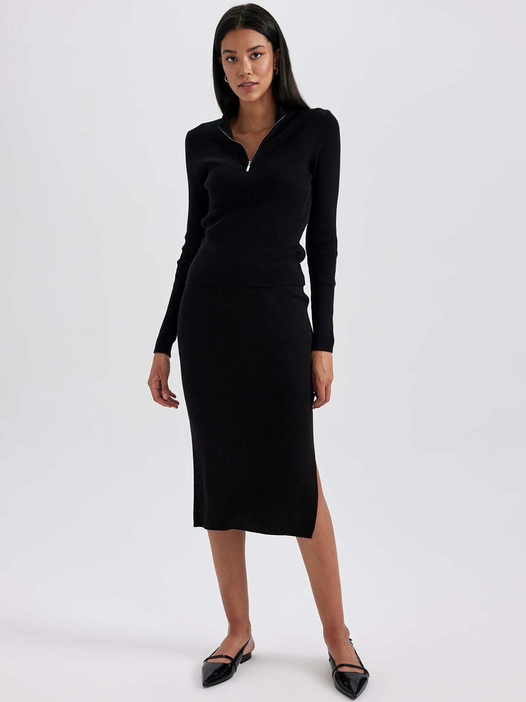 

DeFacto Self Design Ribbed Acrylic Pencil Midi Skirt, Black