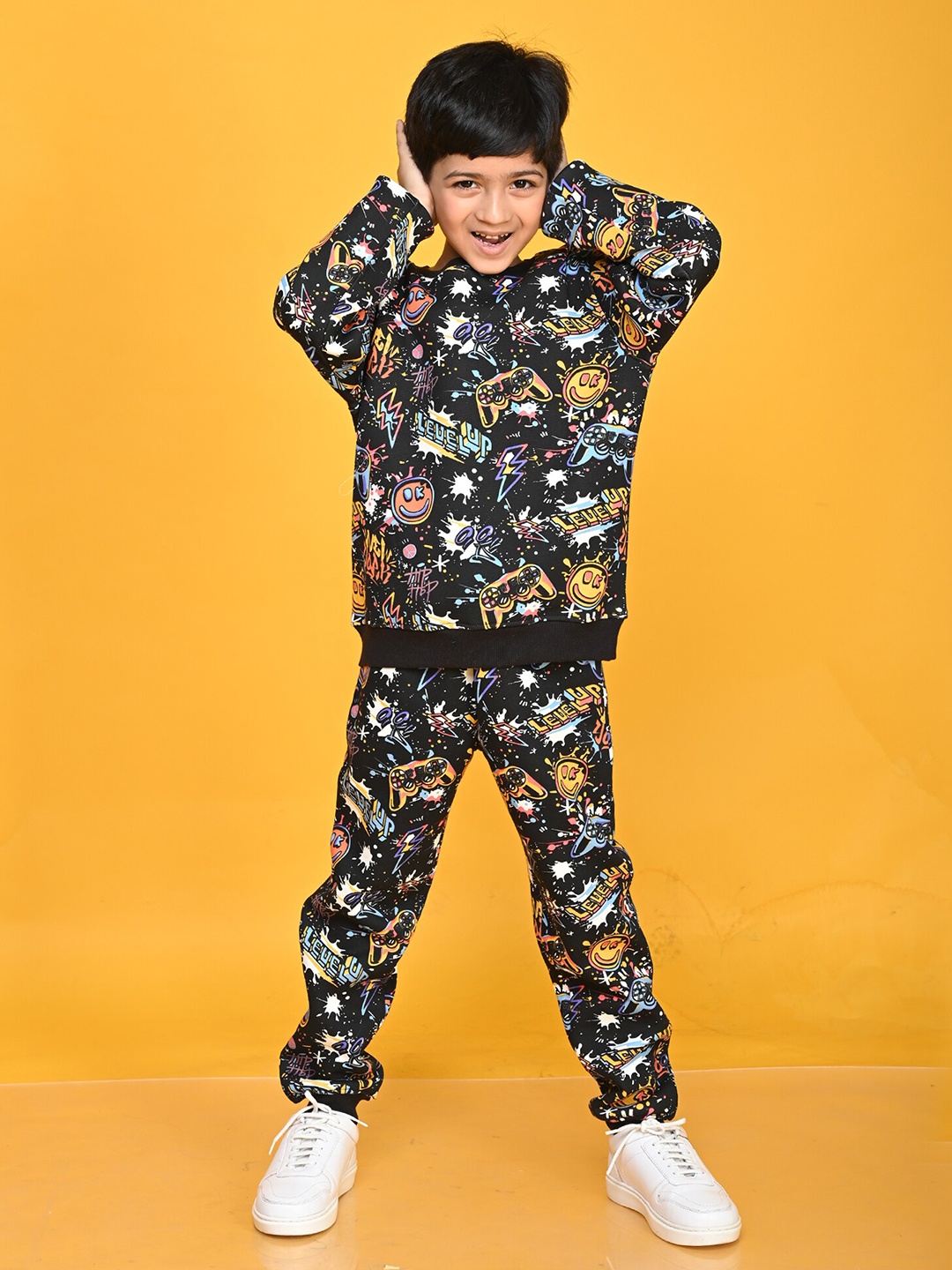 

Anthrilo Boys Printed Round Neck Fleece Sweatshirt & Joggers Set, Black
