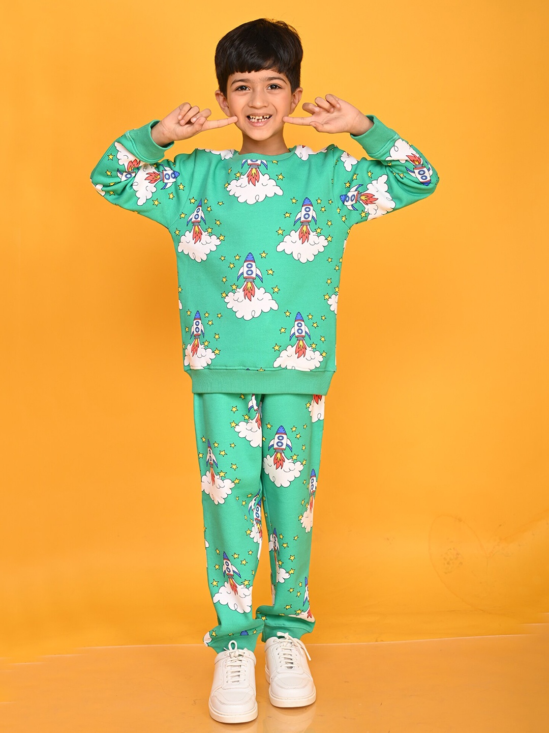 

Anthrilo Boys Graphic Printed Sweatshirt & Joggers, Green