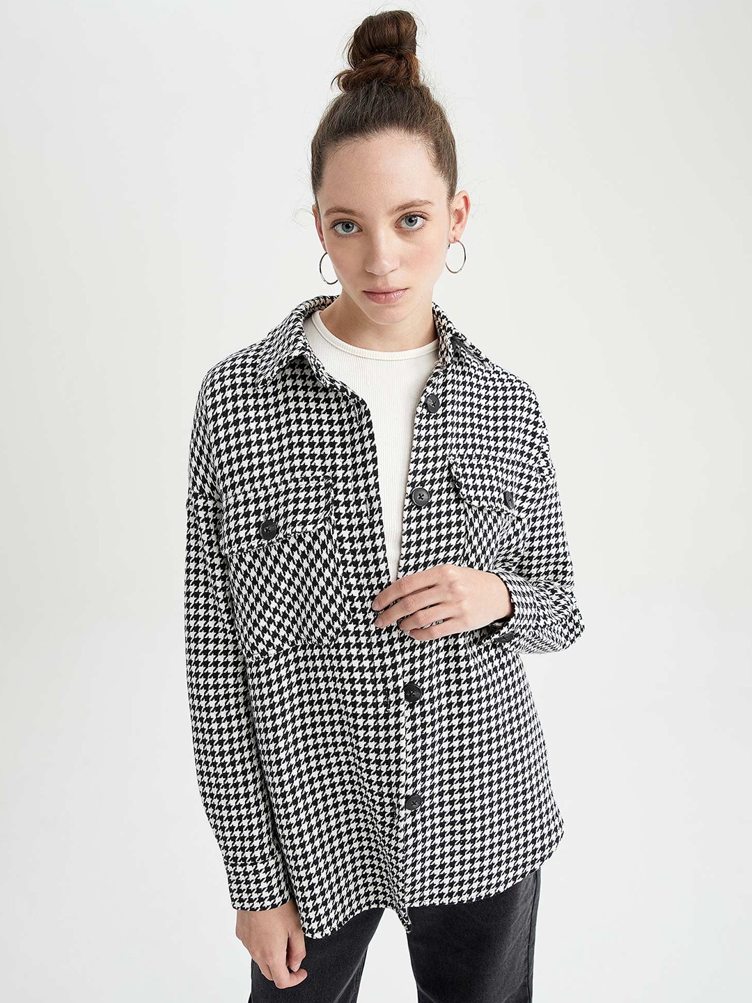 

DeFacto Houndstooth Printed Flap Pocket Longline Casual Shirt, Black