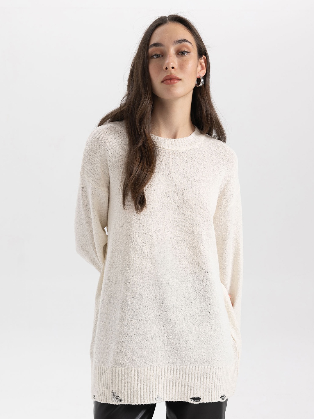 

DeFacto Round Neck Long Sleeves T-shirt, Off white