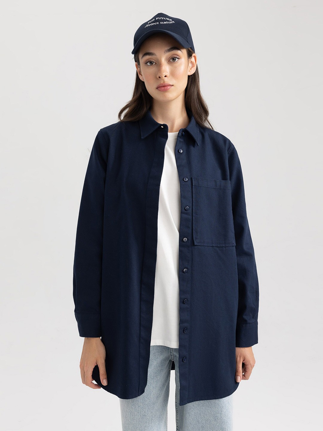 

DeFacto Spread Collar Pure Cotton Longline Casual Shirt, Navy blue