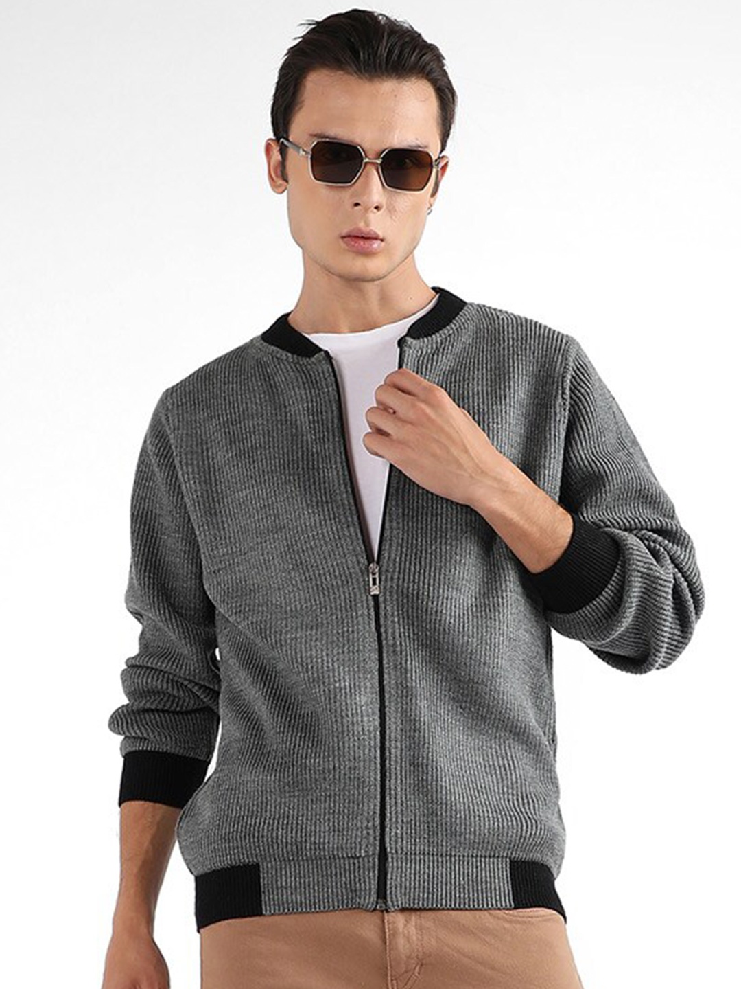 

Campus Sutra Round Neck Ribbed Front-Open Sweaters, Grey