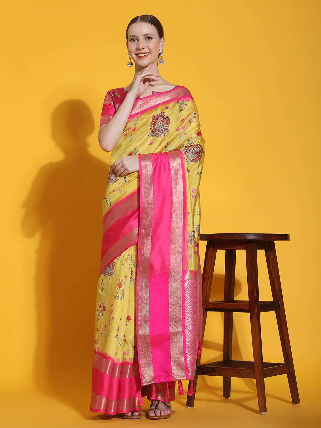 

JUST FASHION Ethnic Motifs Woven Design Zari Kanjeevaram Saree, Pink