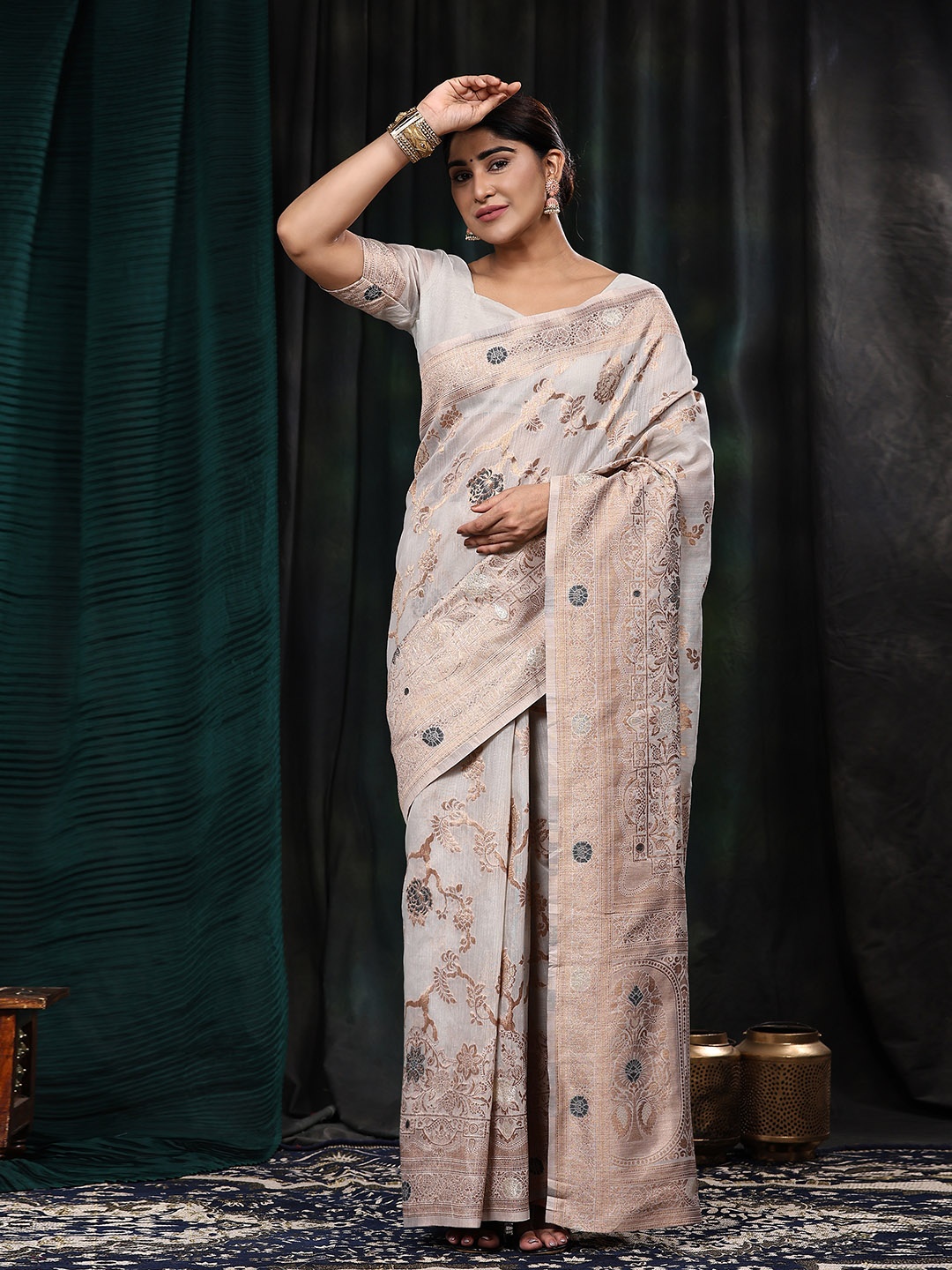 

JUST FASHION Ethnic Motifs Woven Design Zari Pure Linen Banarasi Saree, Grey