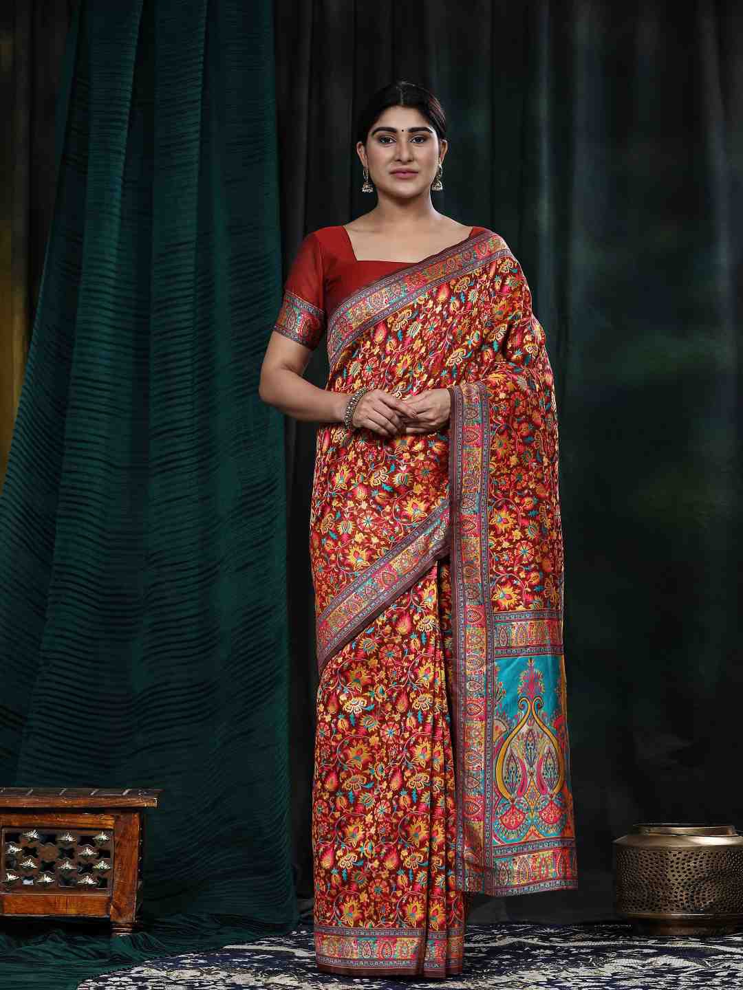 

JUST FASHION Ethnic Motifs Printed Silk Cotton Saree, Red