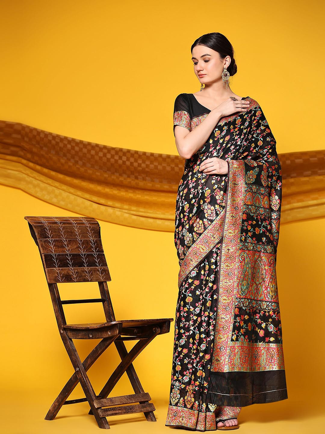 

JUST FASHION Floral Woven Design Silk Cotton Saree, Black