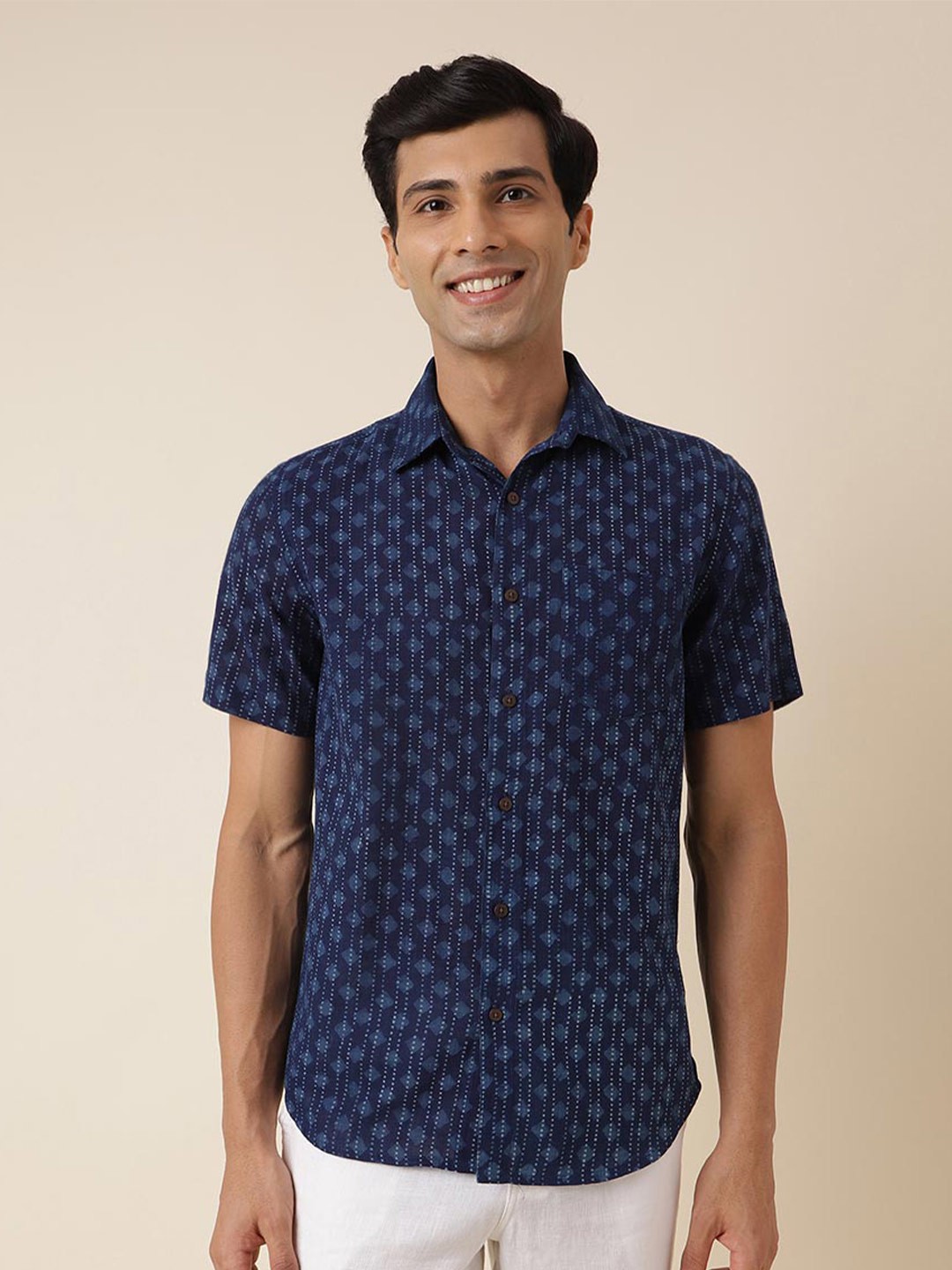 

Fabindia Abstract Printed Spread Collar Cotton Casual Shirt, Navy blue